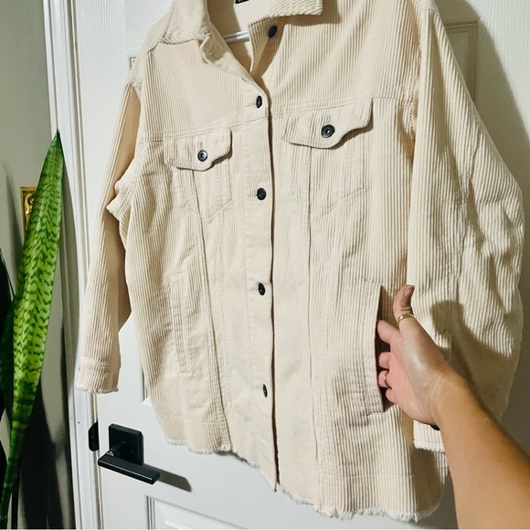 Zara Corduroy Oversize Light Cream Jacket. Size XS - Picture 5 of 11
